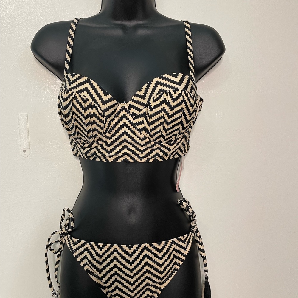 Xhilaration 2 Piece Bathing Suit